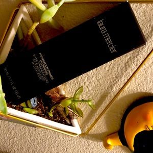 NWT LAURA MERCIER 1.7Oz Hydrating Foundatio Primer